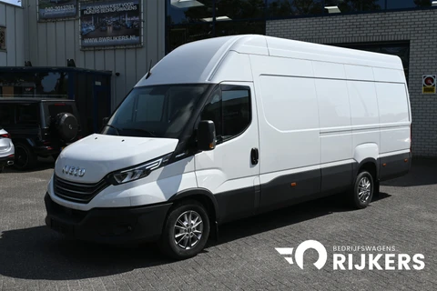 Iveco Daily 35S18 L4H3 Maxi 3.0 180 pk Hi-Matic LED, ACC, Geveerde stoel, Camera, Navigatie