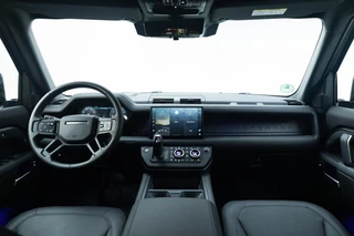 Land Rover Defender – thumbnail 10