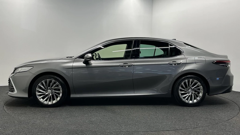 Toyota Camry – foto 2