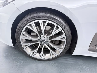Kia Stinger – thumbnail 16