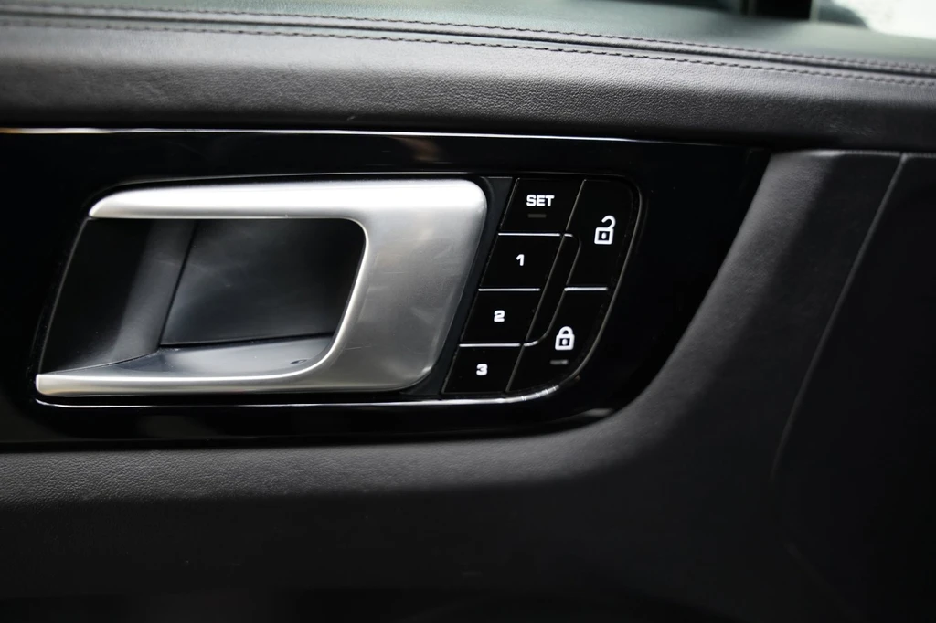 Porsche Cayenne – foto 21