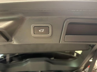 Land Rover Range Rover Velar – thumbnail 31