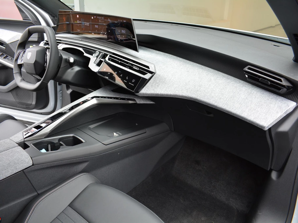 Peugeot e-3008 – foto 25
