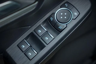 Ford Kuga – thumbnail 18