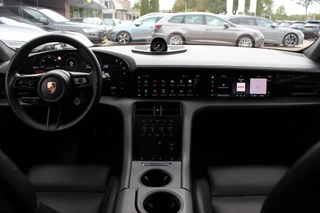 Porsche Taycan – thumbnail 10