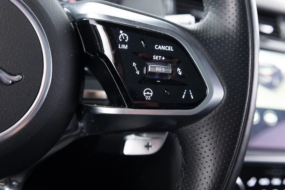 Jaguar E-PACE – foto 34