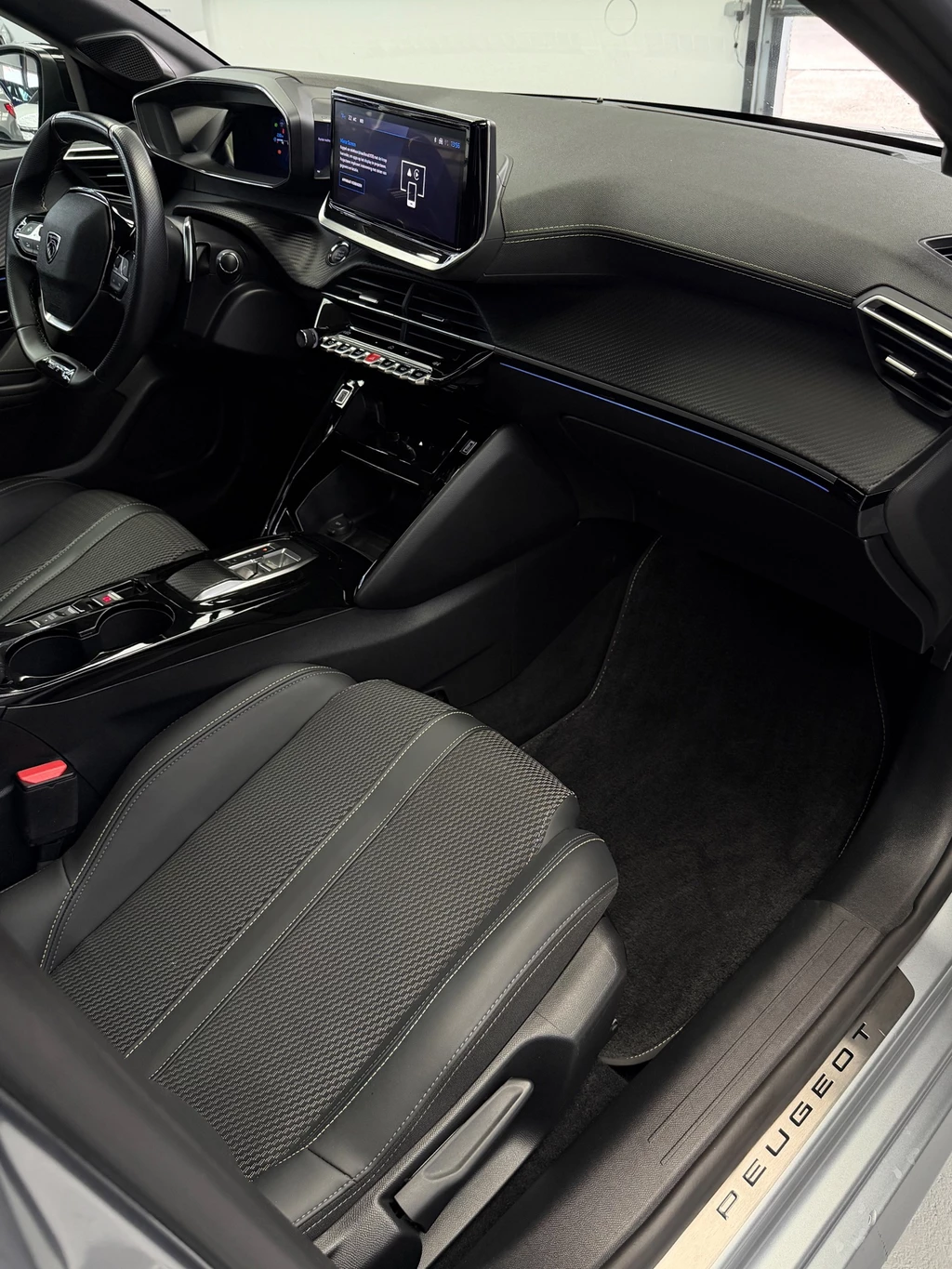 Peugeot 208 – foto 24