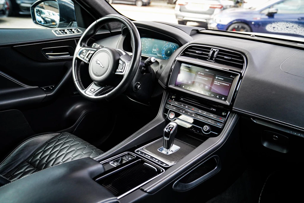 Jaguar F-PACE – foto 37