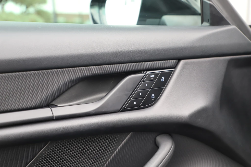 Porsche Taycan – foto 10