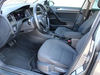 Volkswagen e-Golf – thumbnail 4