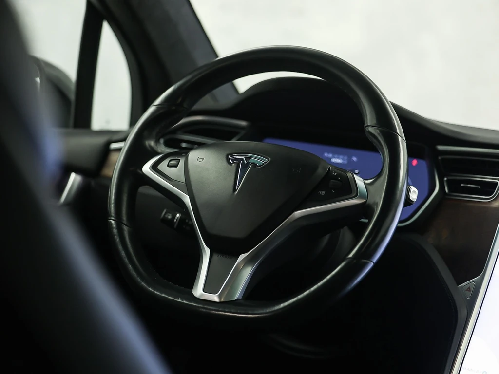 Tesla Model X – foto 18