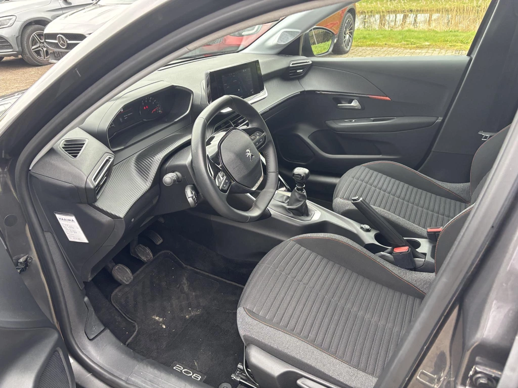 Peugeot 208 – foto 8