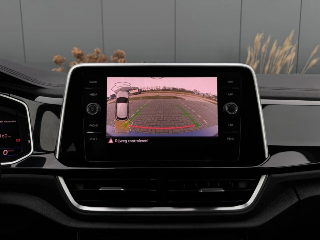 Volkswagen T-Roc – foto 18