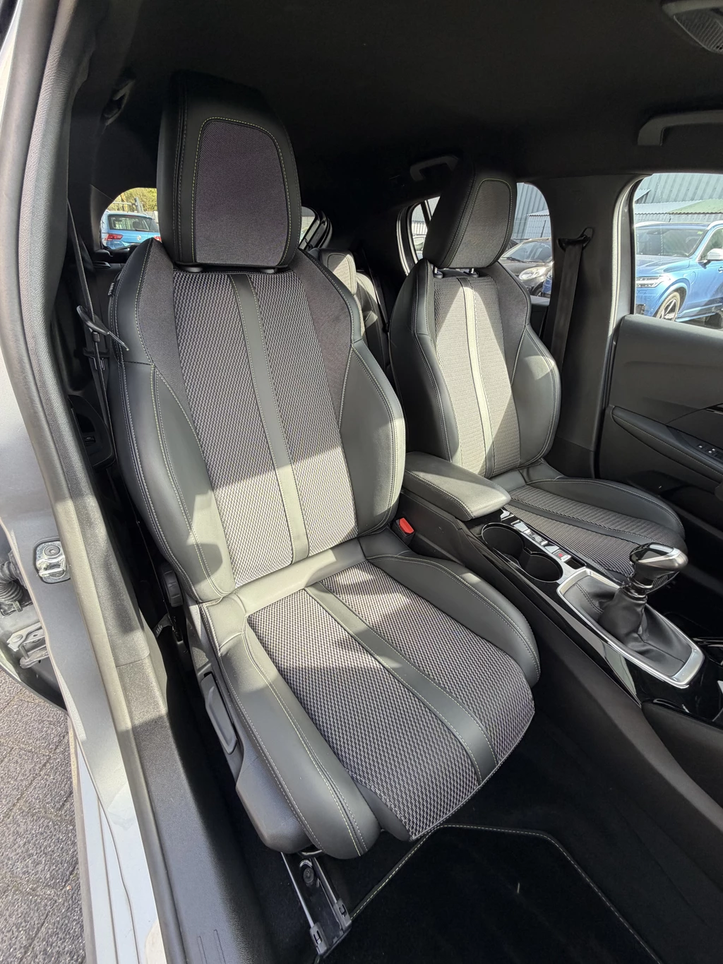 Peugeot 208 – foto 11