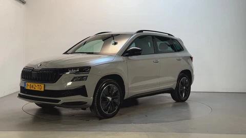 Skoda Karoq 1.5 TSI 150pk ACT Sportline Business Camera Stoelverwarming Sfeerverlichting