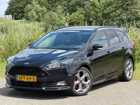 Ford Focus Wagon 2.0 ST - Shadow Black Metallic - Recaro//2xLed/Winterpakket