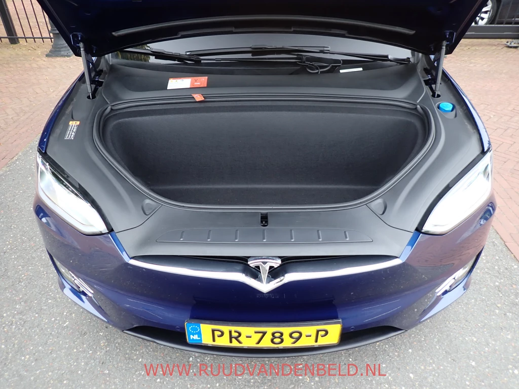Tesla Model X – foto 36
