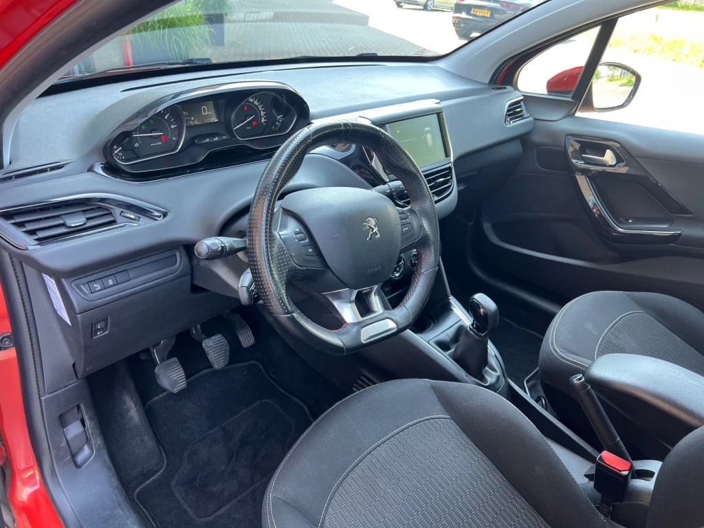 Peugeot 208 – foto 8
