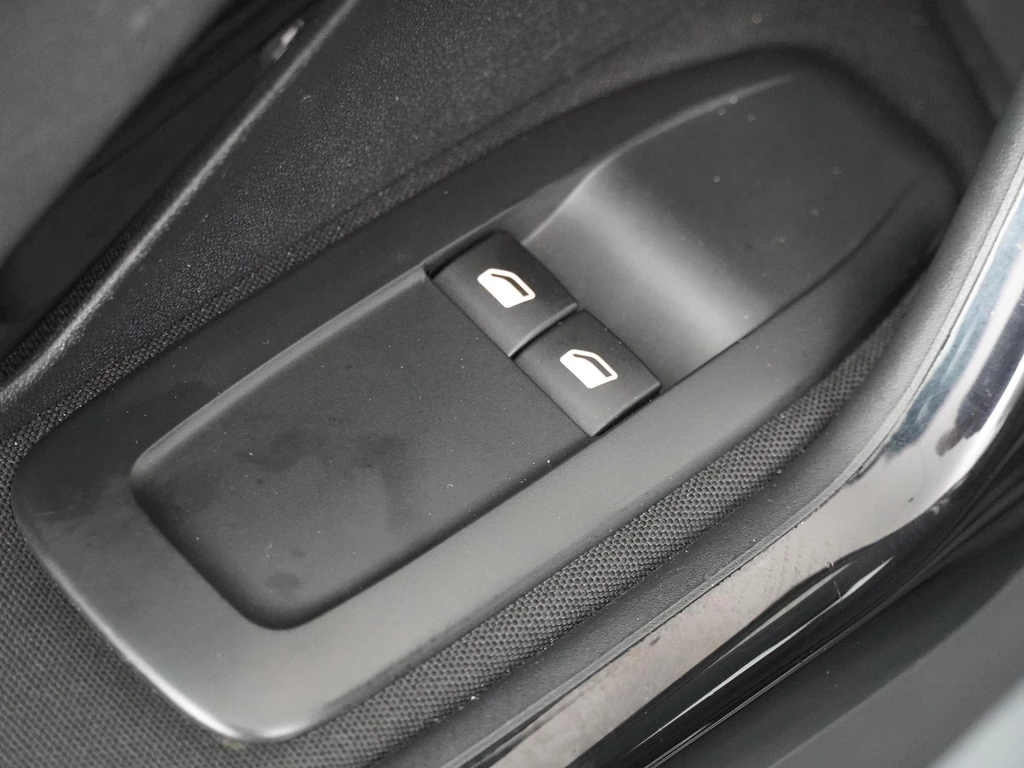 Peugeot 208 – foto 15