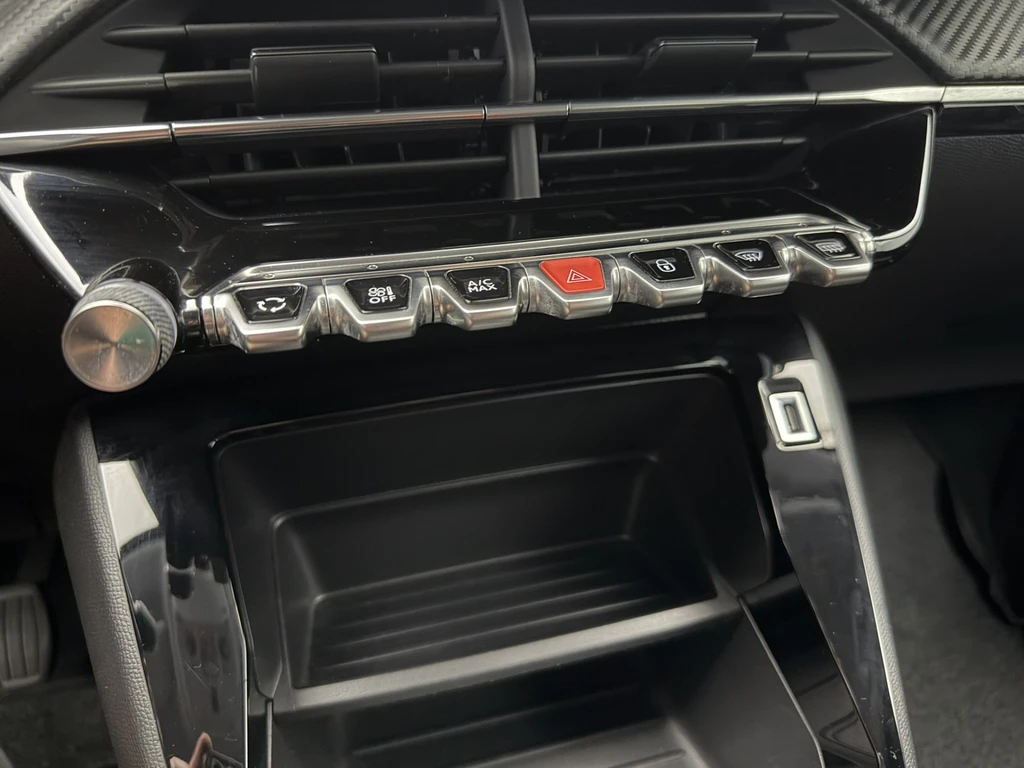 Peugeot 208 – foto 19