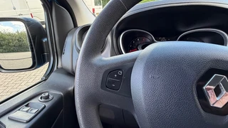 Renault Trafic – thumbnail 22