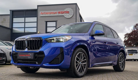 BMW X1 18i M-sport High Executive | HuD | Panorama | Harman/Kardon | incl BTW | M-pakket | Leder/Alcantara | Trekhaak elek | Lane
