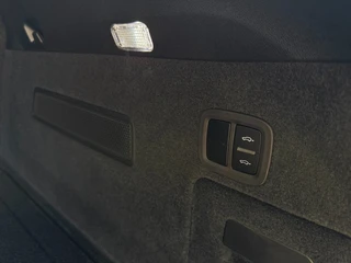 Porsche Cayenne – thumbnail 32