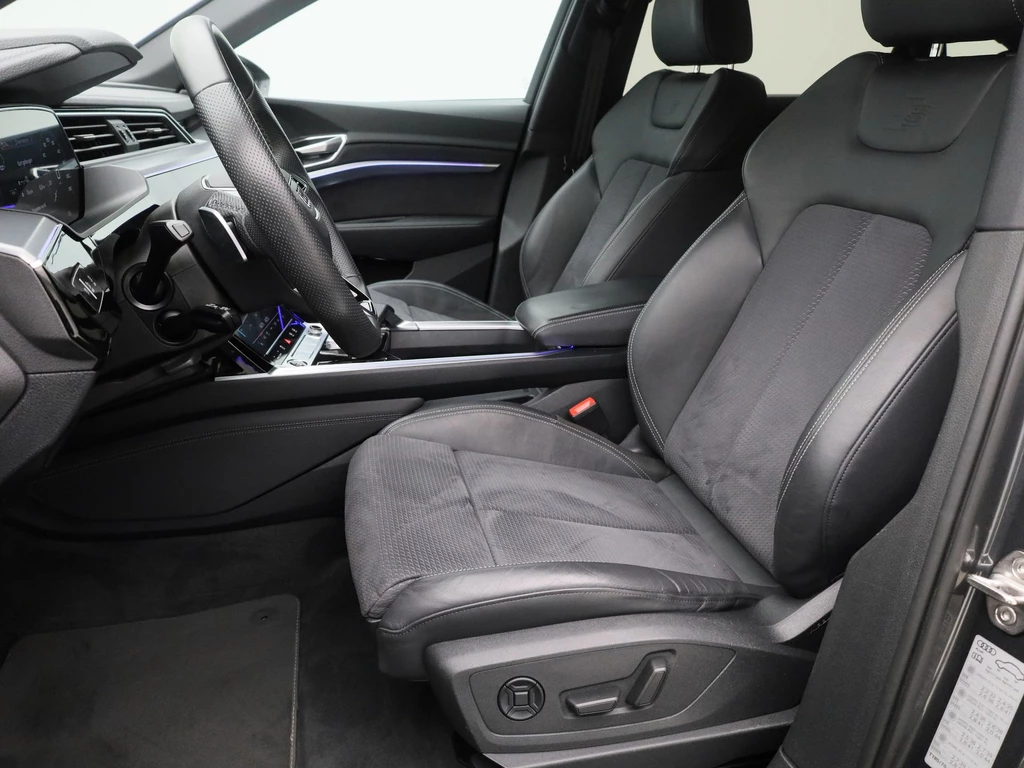 Audi Q8 Sportback e-tron – foto 12
