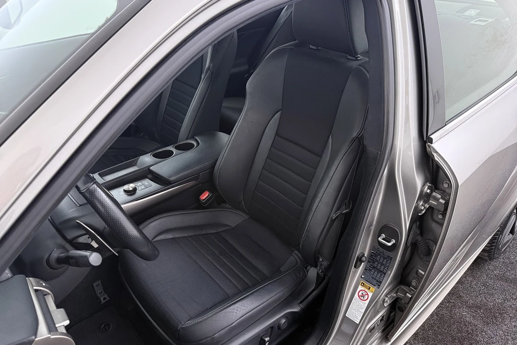 Lexus IS – foto 20