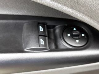 Ford Transit Connect – thumbnail 15