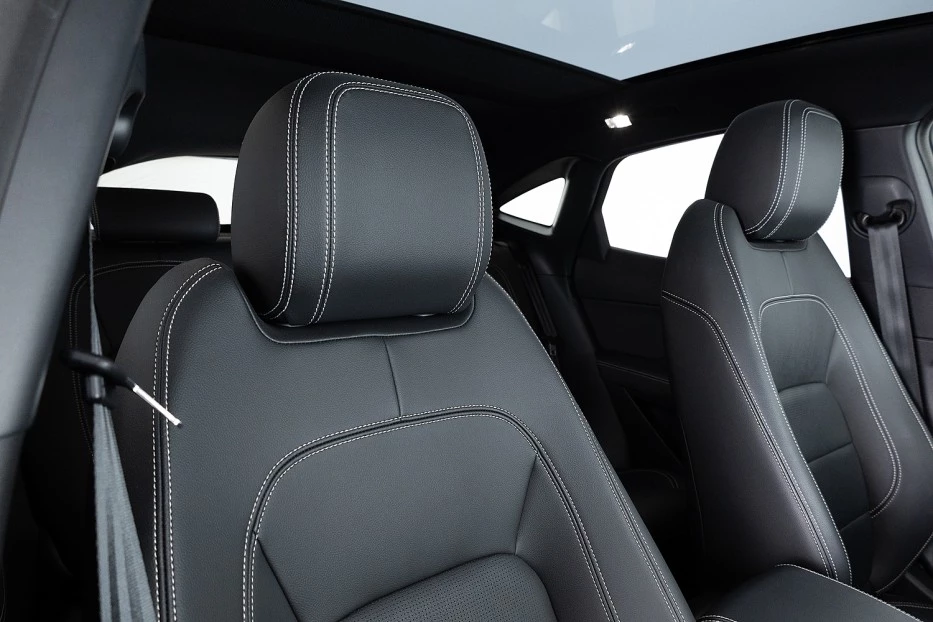 Jaguar E-PACE – foto 14
