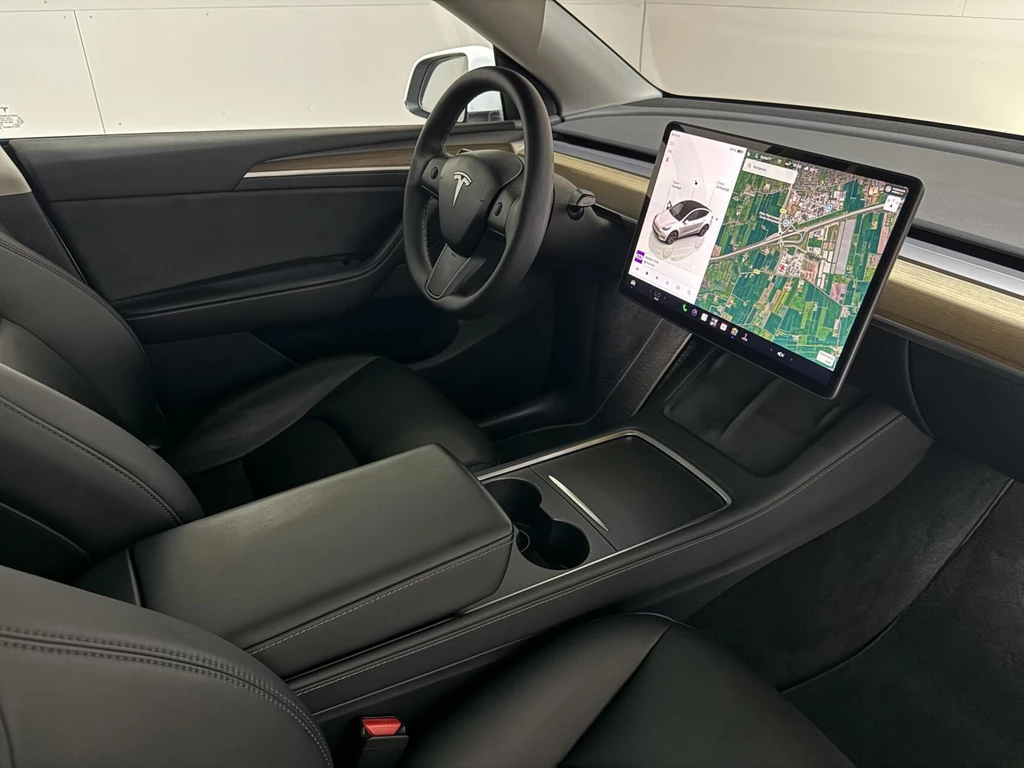 Tesla Model Y – foto 22