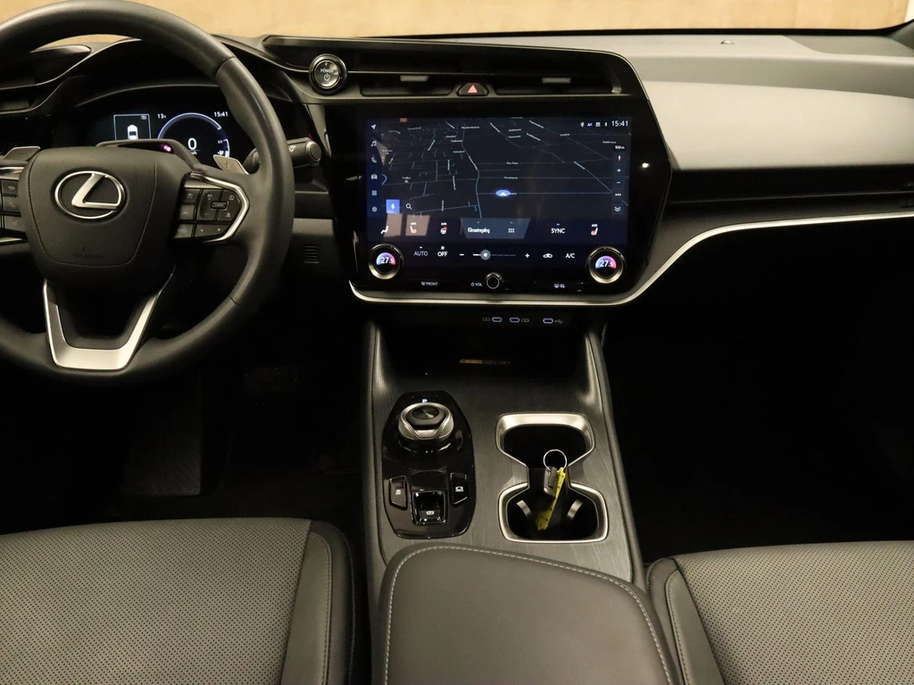Lexus RZ – foto 16