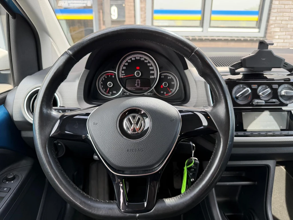 Volkswagen up! – foto 17