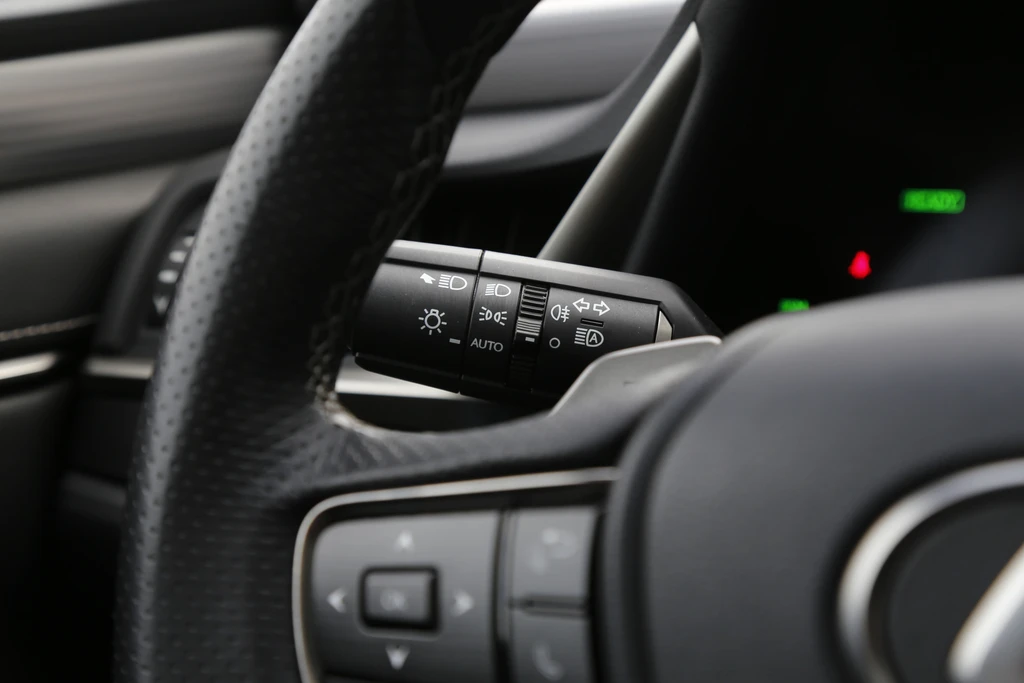 Lexus ES – foto 49
