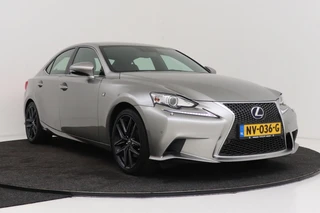 Lexus IS – thumbnail 11