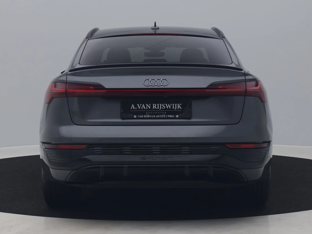 Audi Q8 Sportback e-tron – foto 3