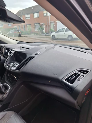 Ford Kuga – thumbnail 6