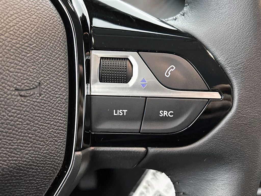 Peugeot 208 – foto 6