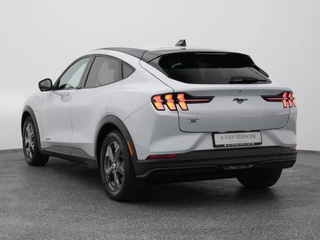 Ford Mustang Mach-E – thumbnail 4