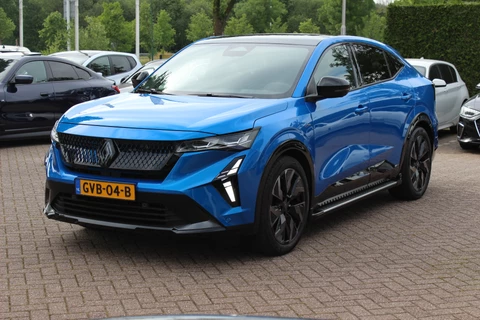 Renault Rafale 1.2 E-Tech full hybrid 200 esprit Alpine / NL Auto! / Panoramadak / 360Camera / Head-up / Harman Kardon / Matrix LED / Elektr. Stoelen / Stuur+Stoelverwarming / Dodehoek / DAB / ACC