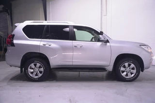 Toyota Land Cruiser – thumbnail 8