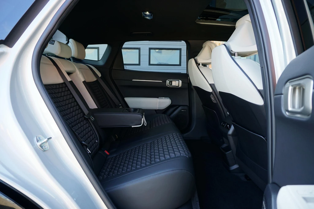 Kia EV4 – foto 12