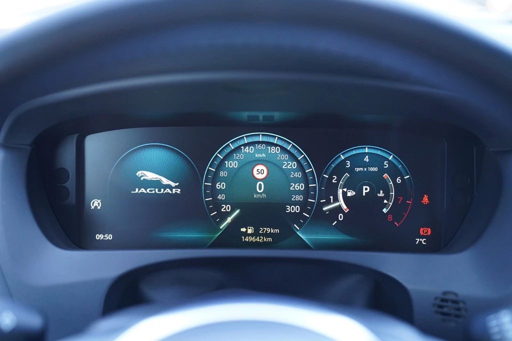 Jaguar F-PACE – foto 25