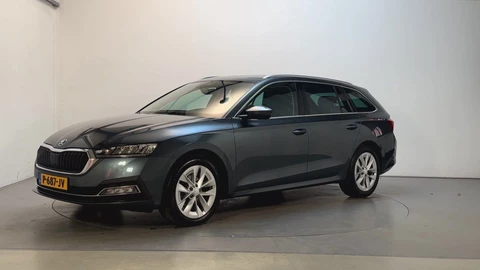 Skoda Octavia Combi 1.0 e-TSI DSG Business Edition Plus Camera Sfeerverlichting Dodehoekdetector App Connect