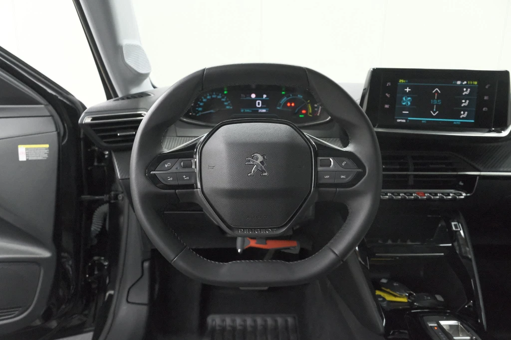 Peugeot e-208 – foto 32