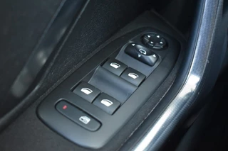 Peugeot 2008 – thumbnail 11