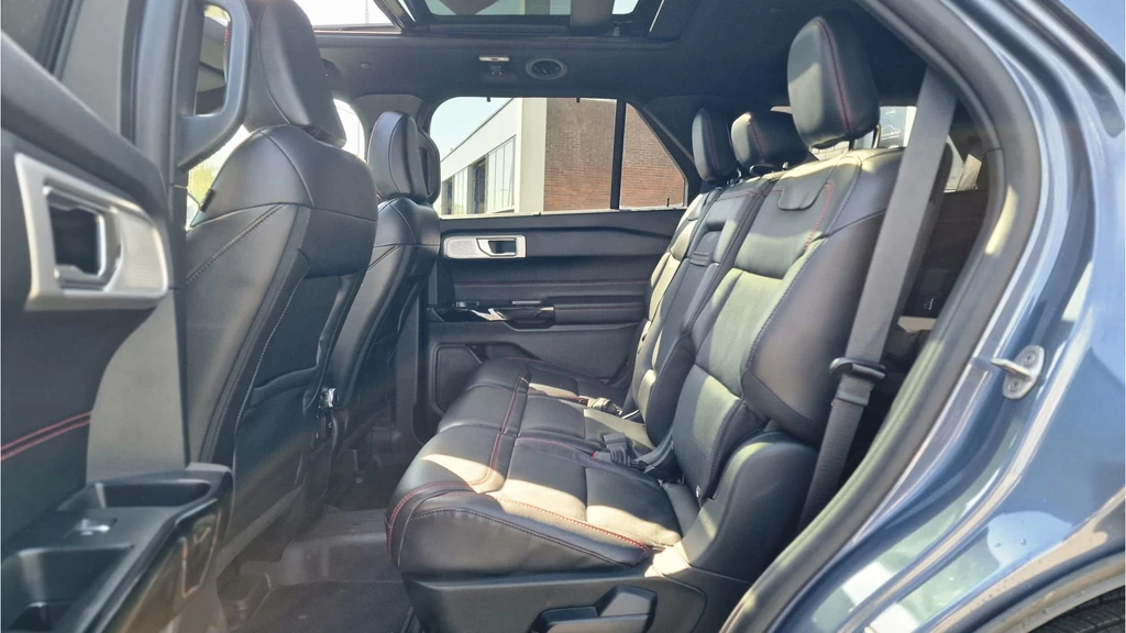 Ford Explorer – foto 28