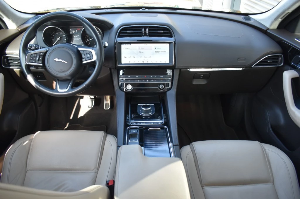 Jaguar F-PACE – foto 16