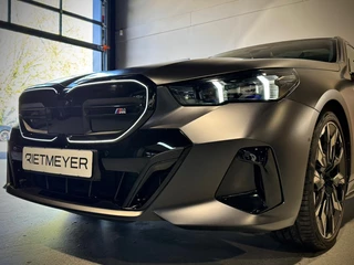 BMW i5 – thumbnail 2